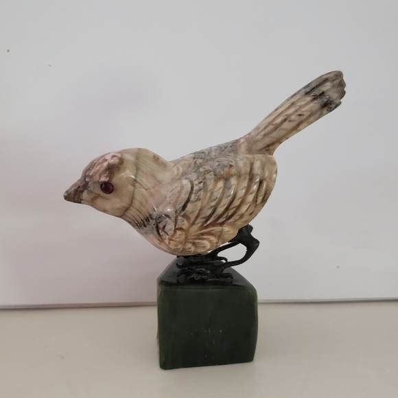Carved Bird Sculpture W/ Garnet Eyes, Vintage Marble - Picture 3 of 14
